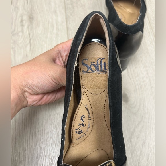 Sofft Shoe Black and Tan Parkdale High Heels - Picture 5 of 6